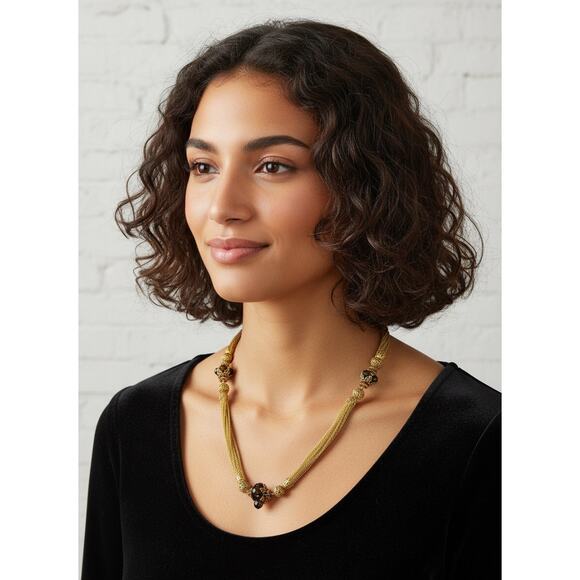 Vintage Vendôme 1950s/60s Gold Mesh Filigree Necklace and Glass Beads - Picture 2 of 9